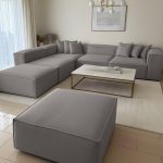 ⁦كنبة ركنة و 2 بوف خشب طبيعي و قماش كتان⁩ - الصورة ⁦3⁩