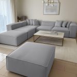 ⁦كنبة ركنة و 2 بوف خشب طبيعي و قماش كتان⁩ - الصورة ⁦4⁩